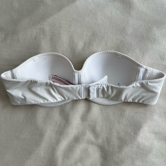 Victorias Secret Strapless Bra - Picture 2 of 3